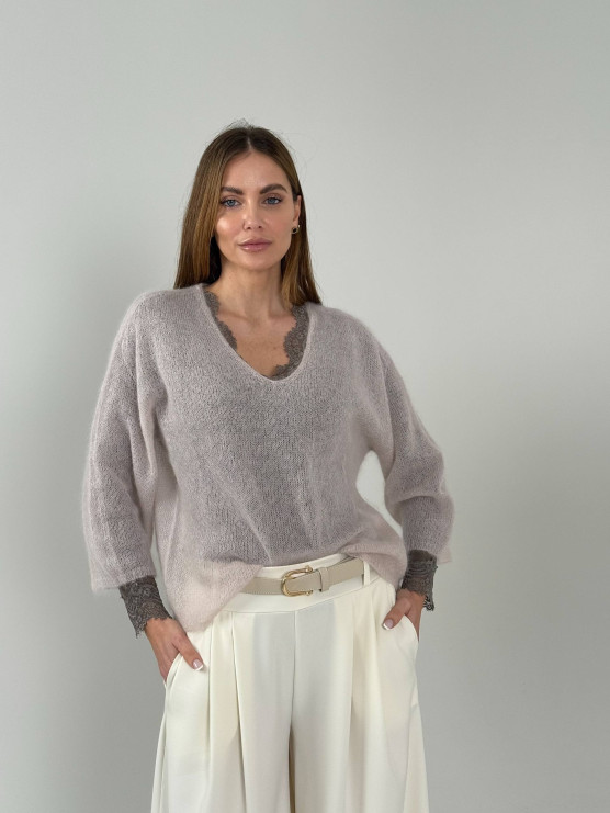 Джемпер-павутинка з V-подібним вирізом
