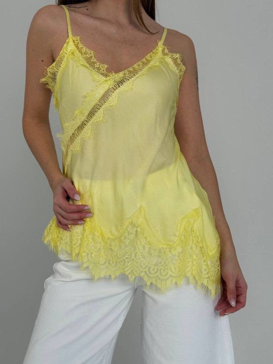 Топ із мереживом та асиметричним низом GIALLO