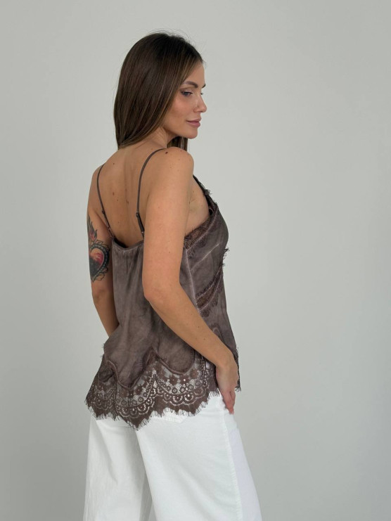 Топ із мереживом та асиметричним низом MORO