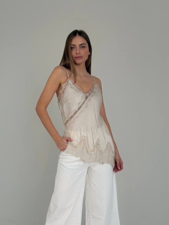 Топ із мереживом та асиметричним низом BEIGE