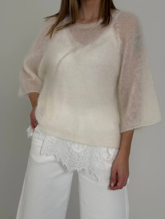 Топ із мереживом та асиметричним низом BIANCO